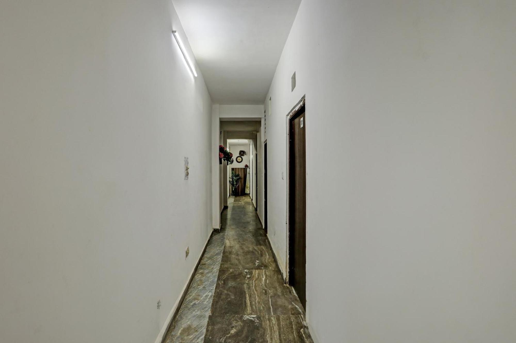 Hotel O Raaz Hotel Delhi Zewnętrze zdjęcie