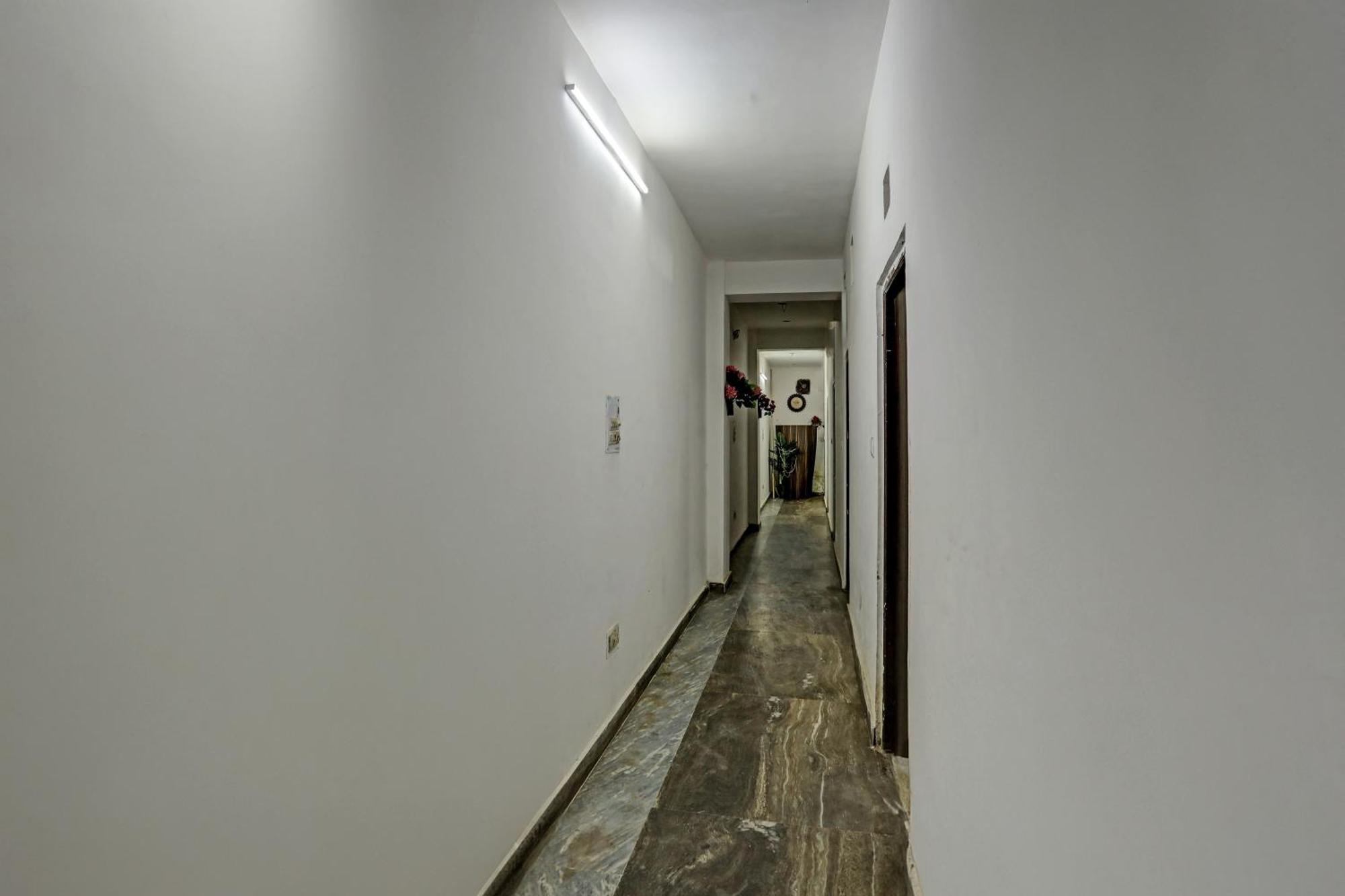Hotel O Raaz Hotel Delhi Zewnętrze zdjęcie